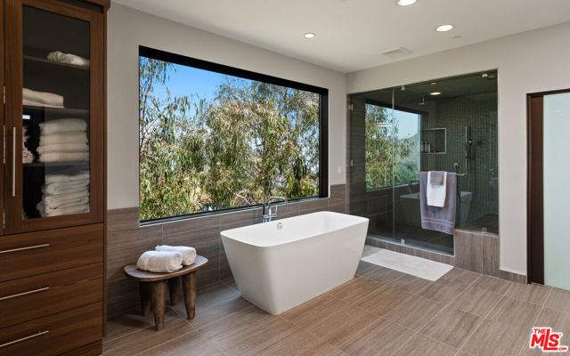 2826 Las Alturas Street, Los Angeles, CA 90068