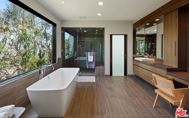 2826 Las Alturas Street, Los Angeles, CA 90068