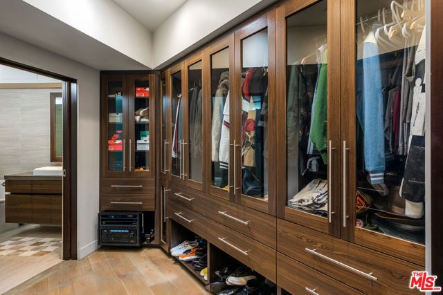 2826 Las Alturas Street, Los Angeles, CA 90068