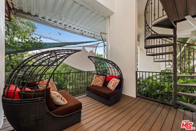 2826 Las Alturas Street, Los Angeles, CA 90068