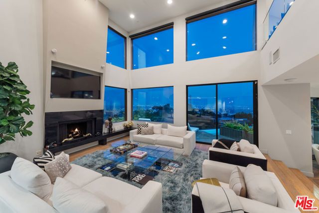 2826 Las Alturas Street, Los Angeles, CA 90068