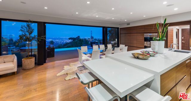 2826 Las Alturas Street, Los Angeles, CA 90068