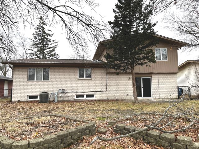 5252 Arquilla Drive, Richton Park, IL 60471