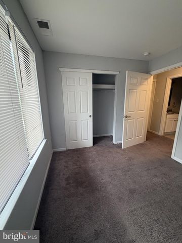 2805 AUBURN CT, Mount Laurel, NJ 08054