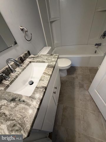 2805 AUBURN CT, Mount Laurel, NJ 08054