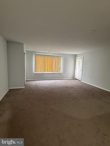 2805 AUBURN CT, Mount Laurel, NJ 08054