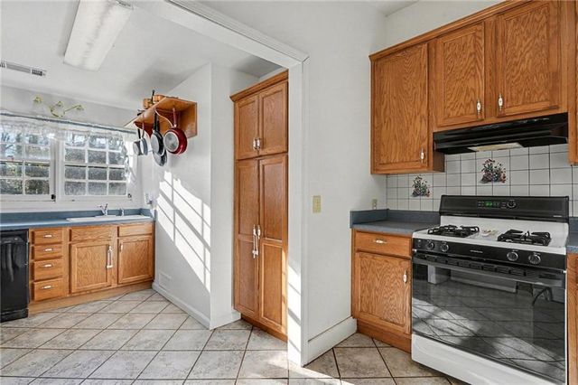 38 Mcdonough Street, Hampton, GA 30228