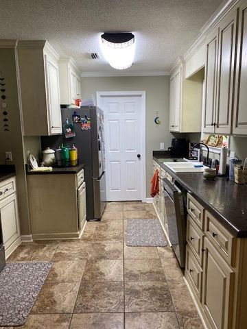 205 Academy Dr, Ashford, AL 36312