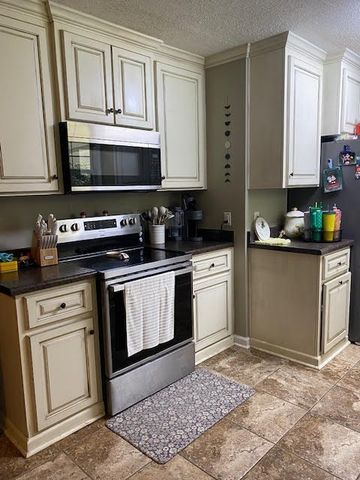 205 Academy Dr, Ashford, AL 36312