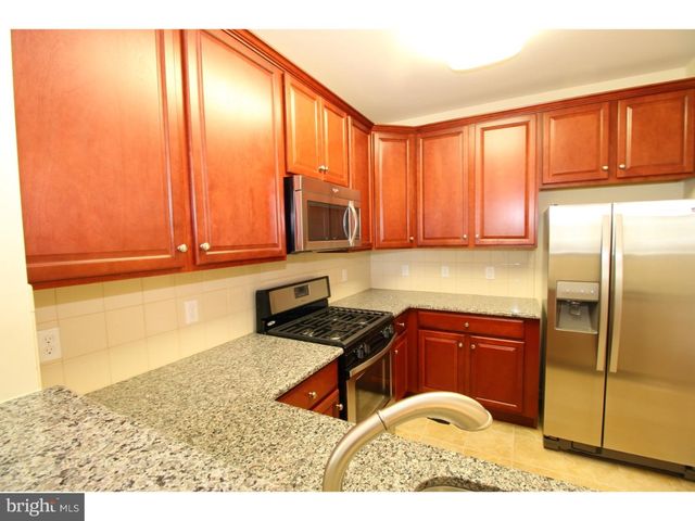 1137 HALIFAX, Hamilton, NJ 08619