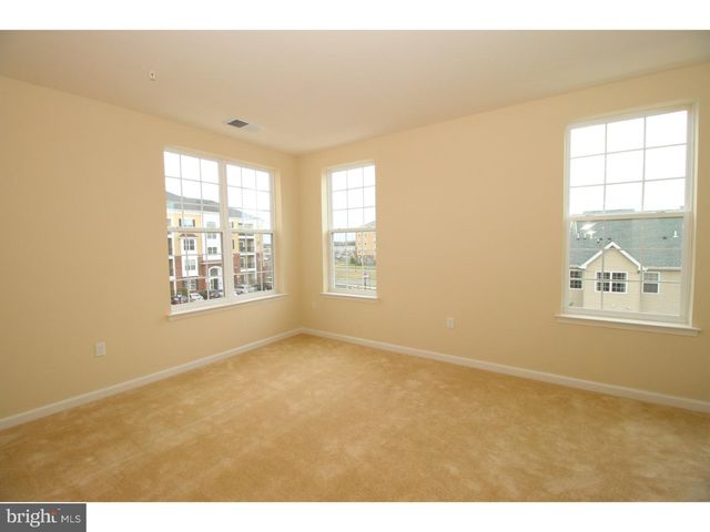 1137 HALIFAX, Hamilton, NJ 08619