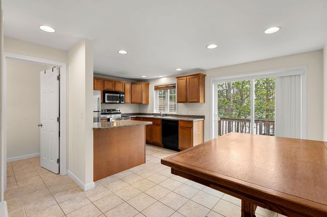 2 Hidden Path Lane, Rochester, NH 03839