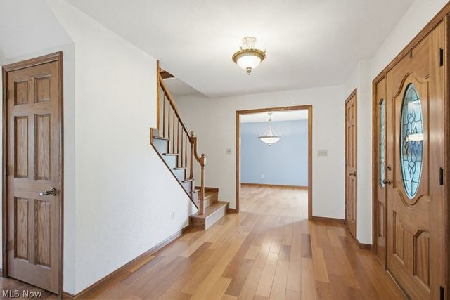 951 S Azalea Boulevard, Barberton, OH 44203