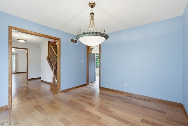 951 S Azalea Boulevard, Barberton, OH 44203