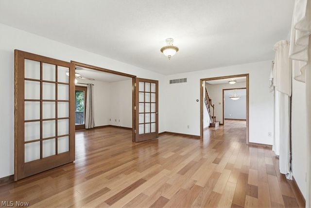 951 S Azalea Boulevard, Barberton, OH 44203