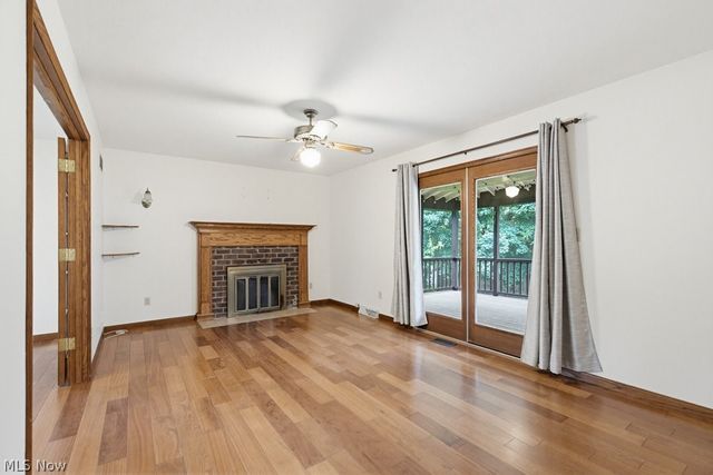 951 S Azalea Boulevard, Barberton, OH 44203