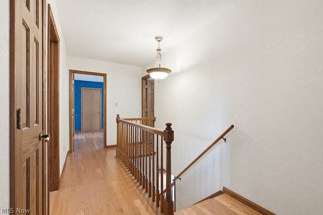 951 S Azalea Boulevard, Barberton, OH 44203