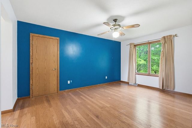 951 S Azalea Boulevard, Barberton, OH 44203