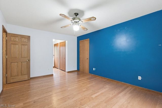951 S Azalea Boulevard, Barberton, OH 44203