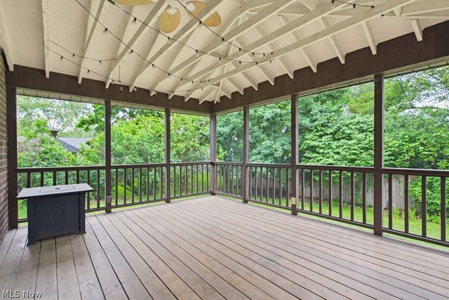 951 S Azalea Boulevard, Barberton, OH 44203