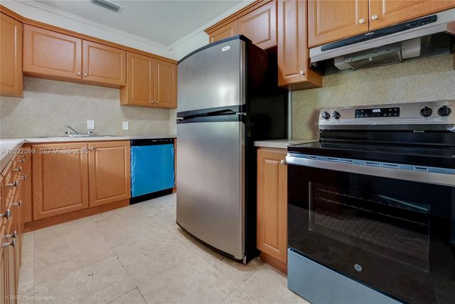902 Lisbon St, Coral Gables, FL 33134
