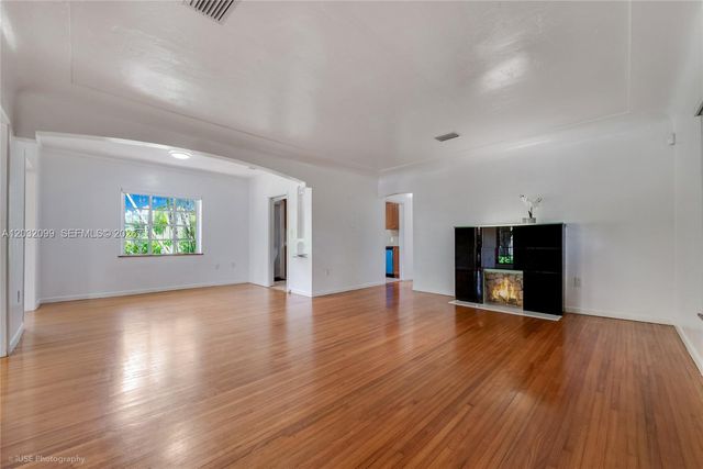 902 Lisbon St, Coral Gables, FL 33134