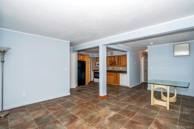 15 Greenbrier Lane, Sayville, NY 11782