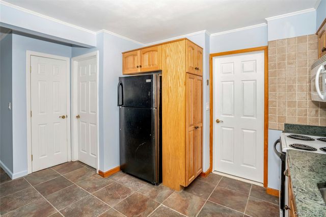 15 Greenbrier Lane, Sayville, NY 11782