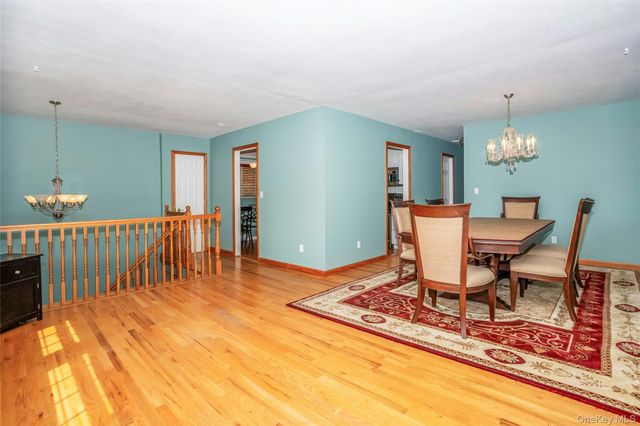 15 Greenbrier Lane, Sayville, NY 11782
