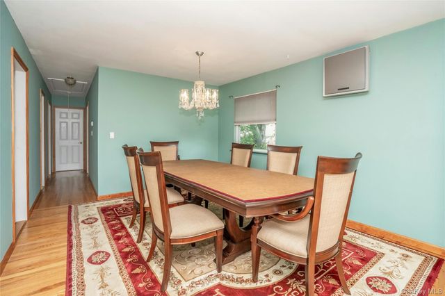 15 Greenbrier Lane, Sayville, NY 11782