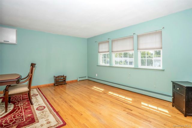 15 Greenbrier Lane, Sayville, NY 11782