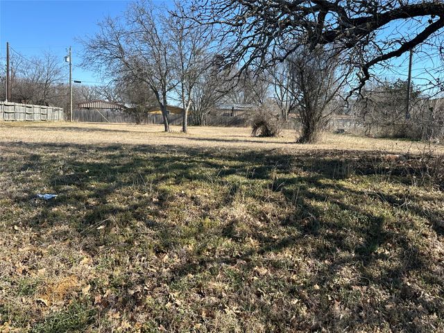 4229 N Main Street, Cleburne, TX 76058