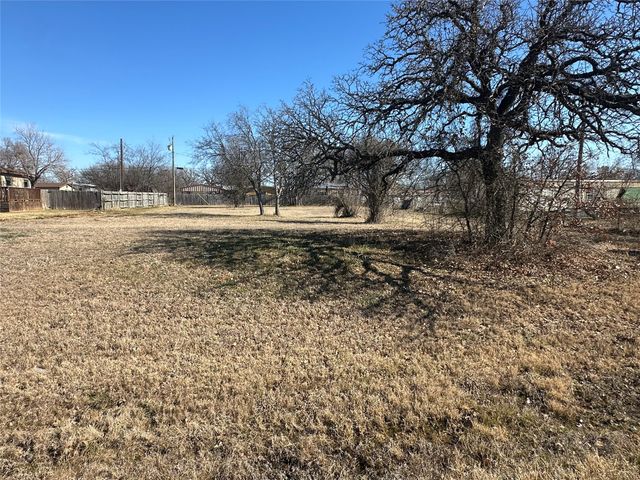 4229 N Main Street, Cleburne, TX 76058