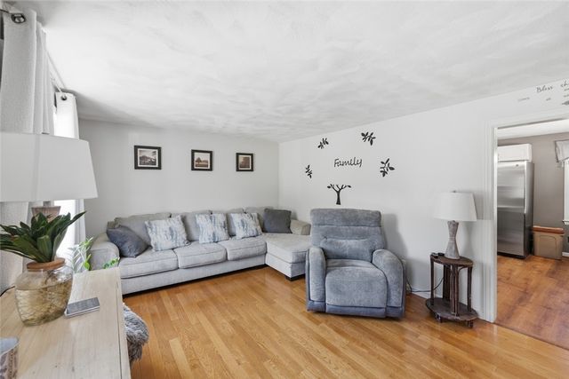 291 Nausauket Road, Warwick, RI 02886