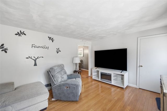 291 Nausauket Road, Warwick, RI 02886