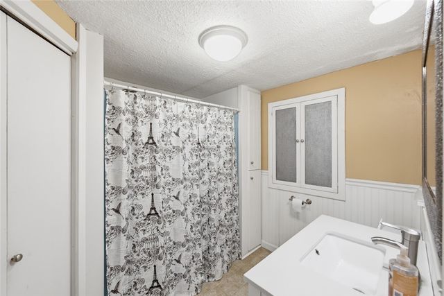 291 Nausauket Road, Warwick, RI 02886