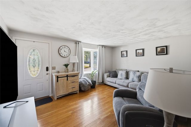 291 Nausauket Road, Warwick, RI 02886