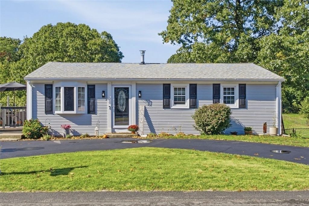 291 Nausauket Road, Warwick, RI 02886
