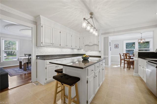 504 Aguila DR, Chesapeake, VA 23322