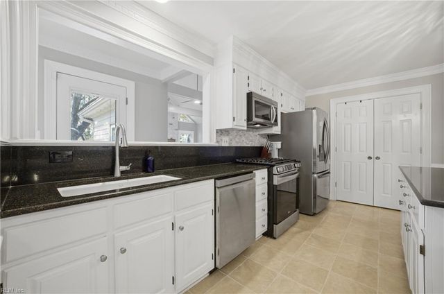 504 Aguila DR, Chesapeake, VA 23322