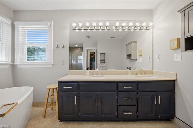 504 Aguila DR, Chesapeake, VA 23322