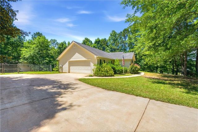 85 Five Oaks Drive, Covington, GA 30014