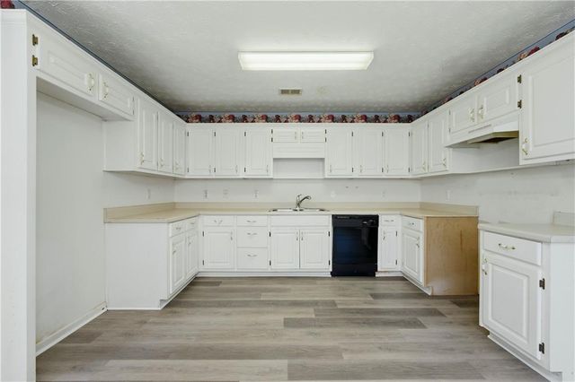 85 Five Oaks Drive, Covington, GA 30014