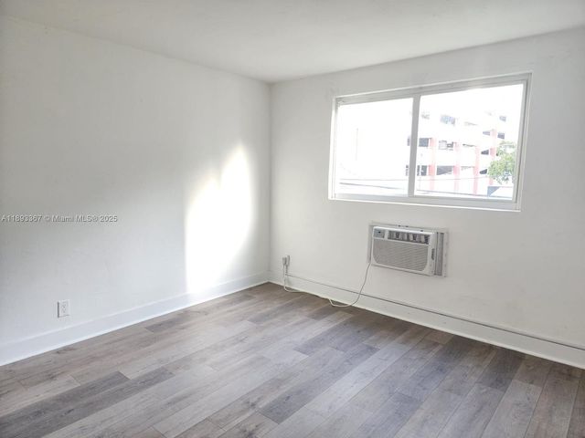 143 SW 9th St 206, Miami, FL 33130