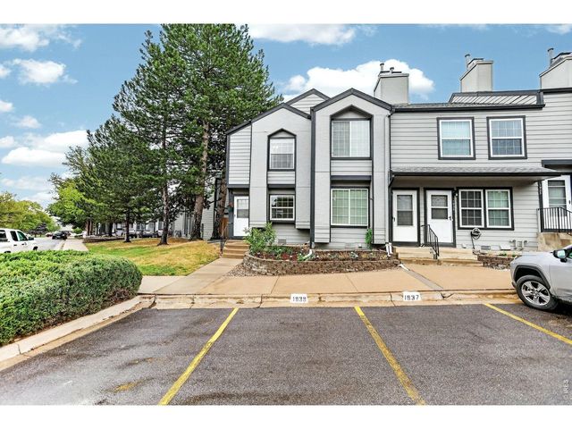 1939 Newland Ct, Lakewood, CO 80214