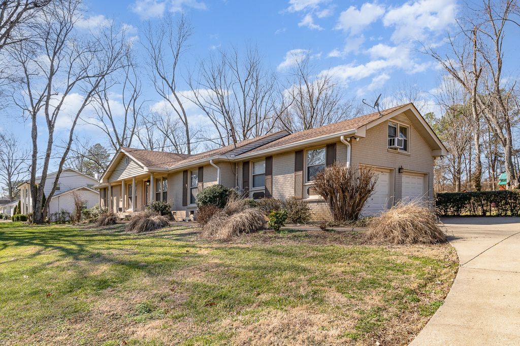 1405 Lipscomb Dr, Brentwood, TN 37027