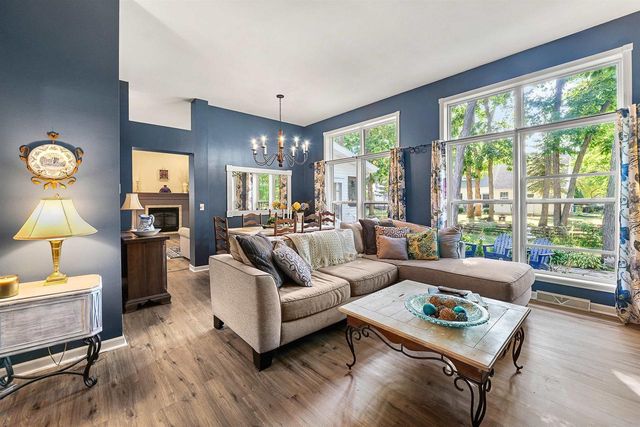 1092 S PARK AVENUE, Fond Du Lac, WI 54935