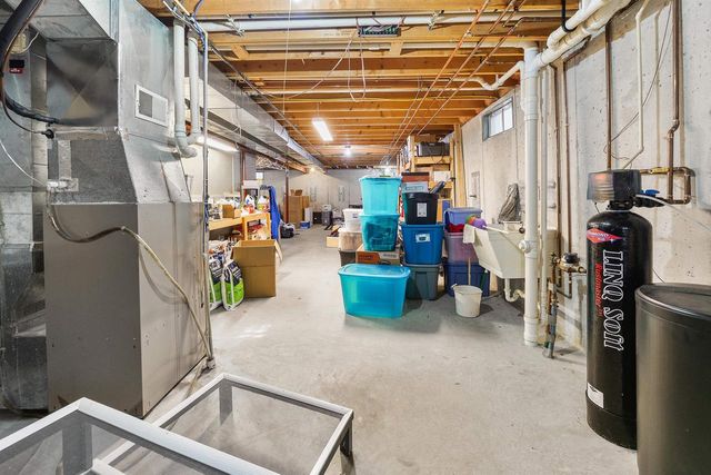 1092 S PARK AVENUE, Fond Du Lac, WI 54935