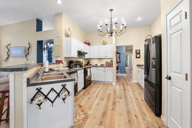 1092 S PARK AVENUE, Fond Du Lac, WI 54935