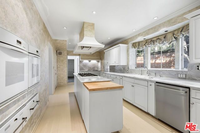 701 N Arden Drive, Beverly Hills, CA 90210
